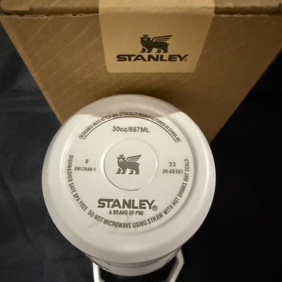 New Stanley White 30oz Tumbler with Vibrant LElegantV Floral Pattern Artsy - Picture 8 of 9